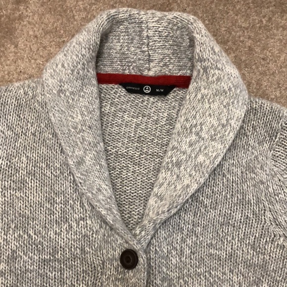 Amnesia | Gray Roots Style Cabin Sweater - Picture 4 of 8